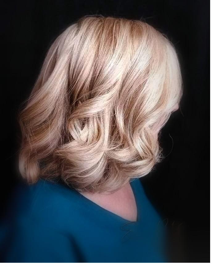 Platinum wavy blonde